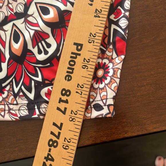 Lily by Firmiana Grey Black Floral Leggings size 1XL - Picture 8 of 8